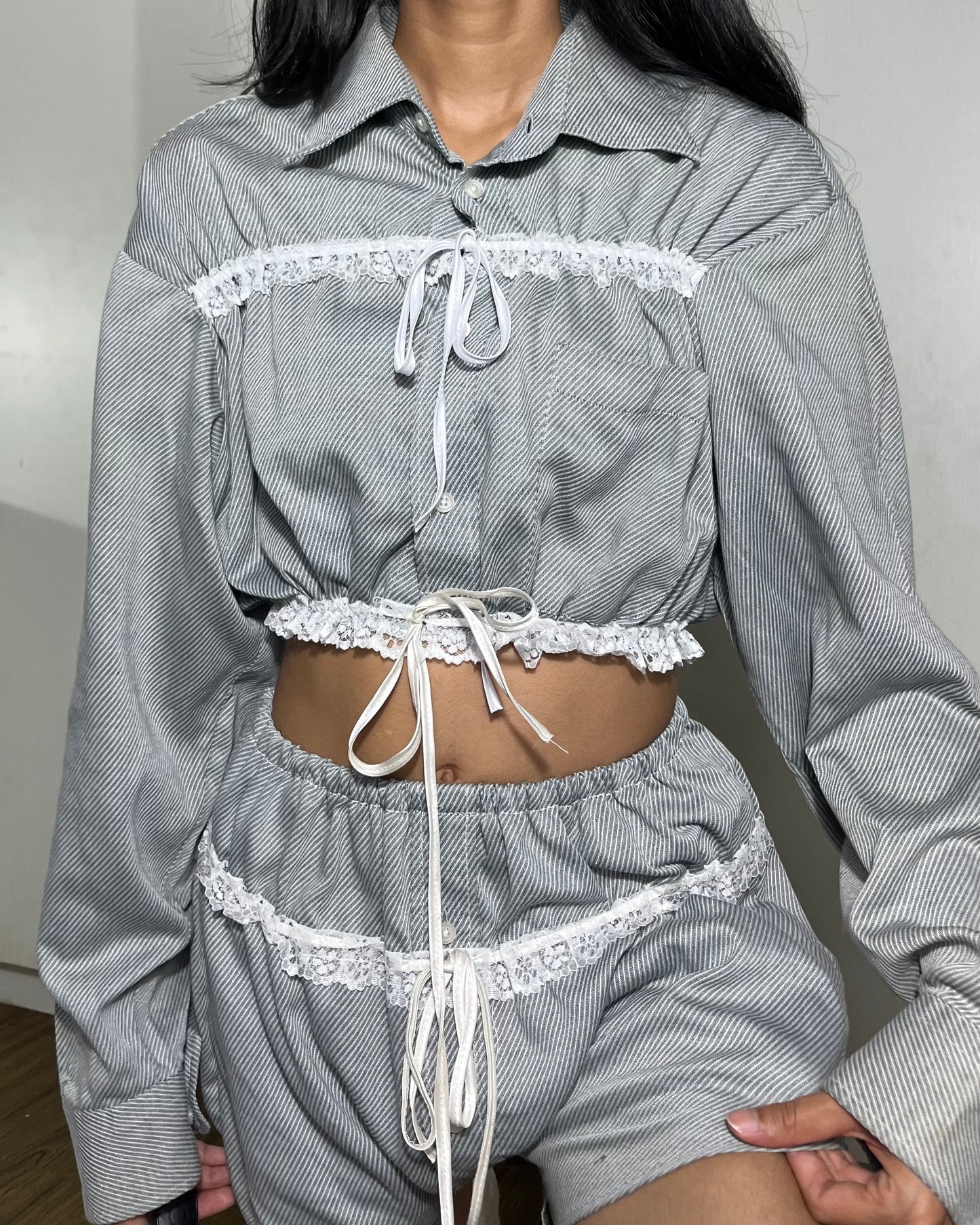 Lace-Trimmed Set 002