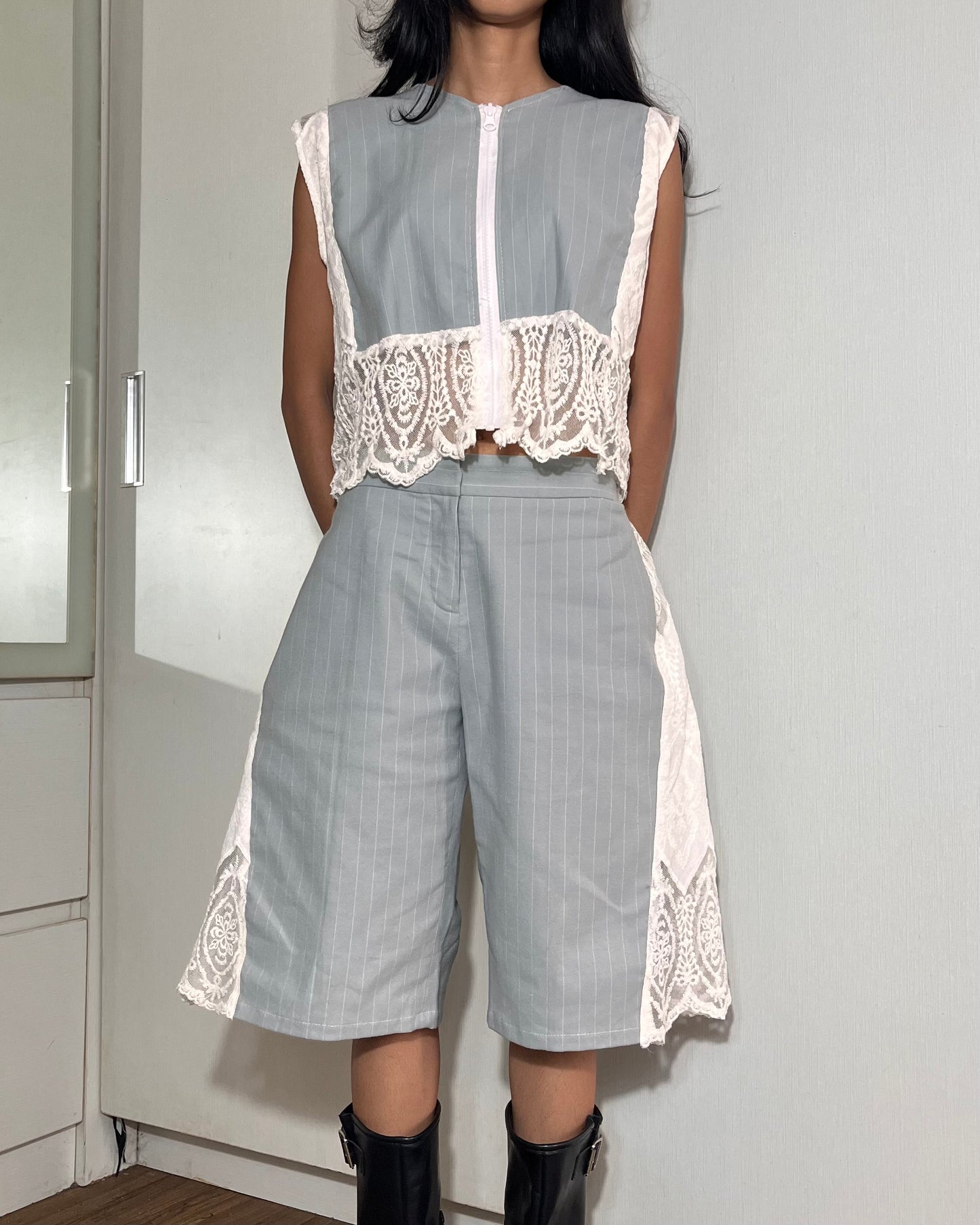 Lace-trimmed Set 006
