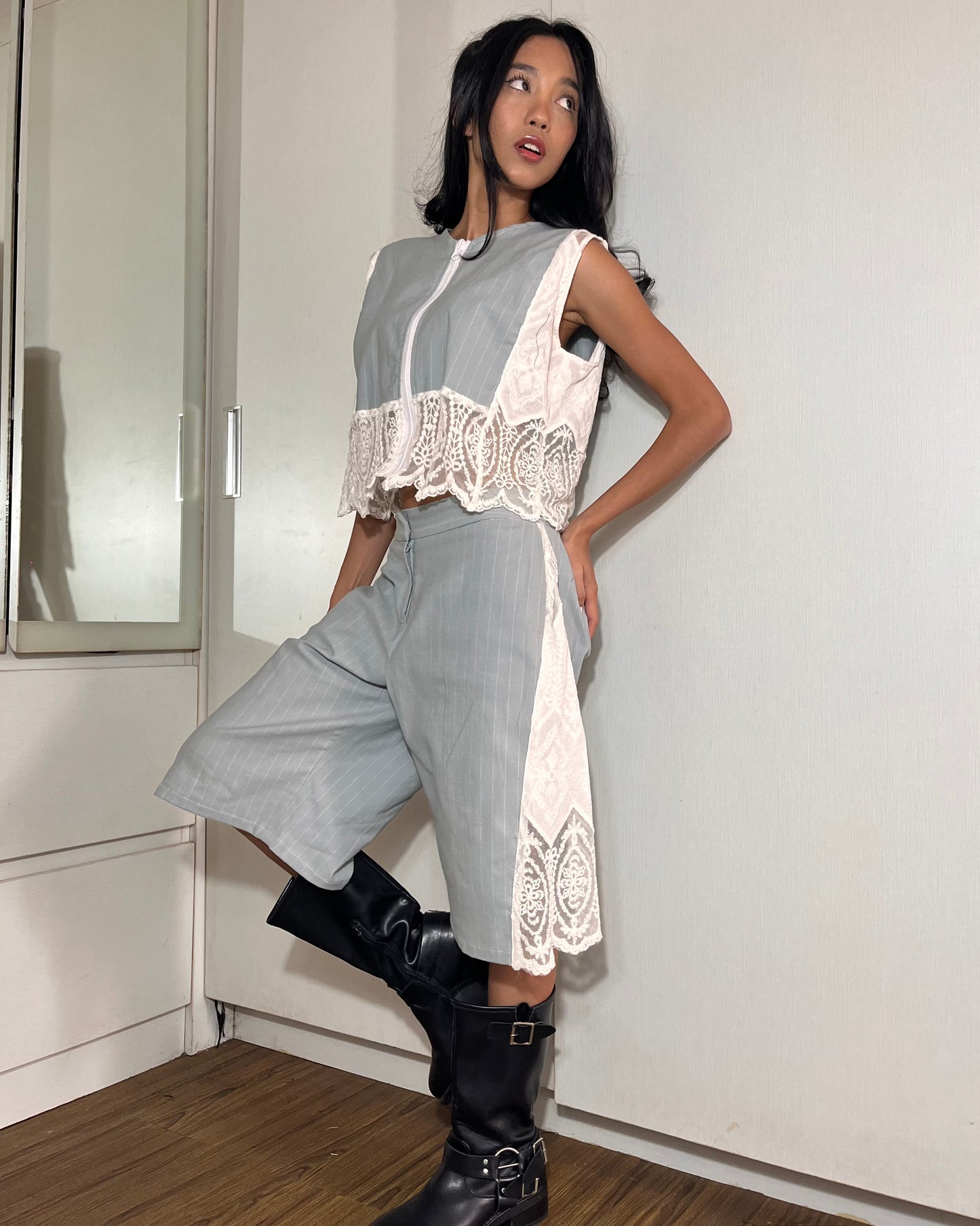 Lace-trimmed Set 006
