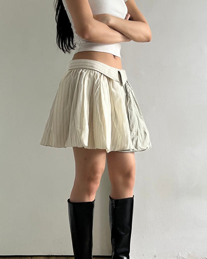 Button-Up Balloon Skirt 001