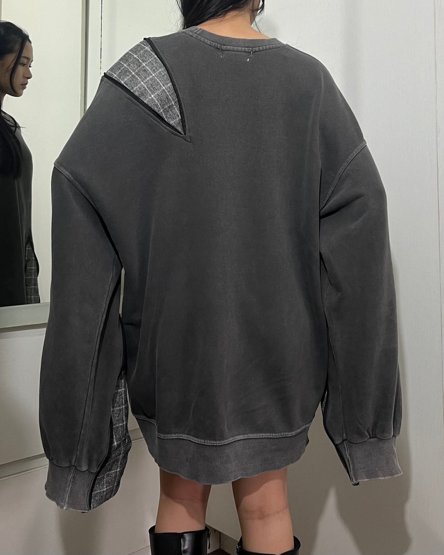 Zipper Sweater 001