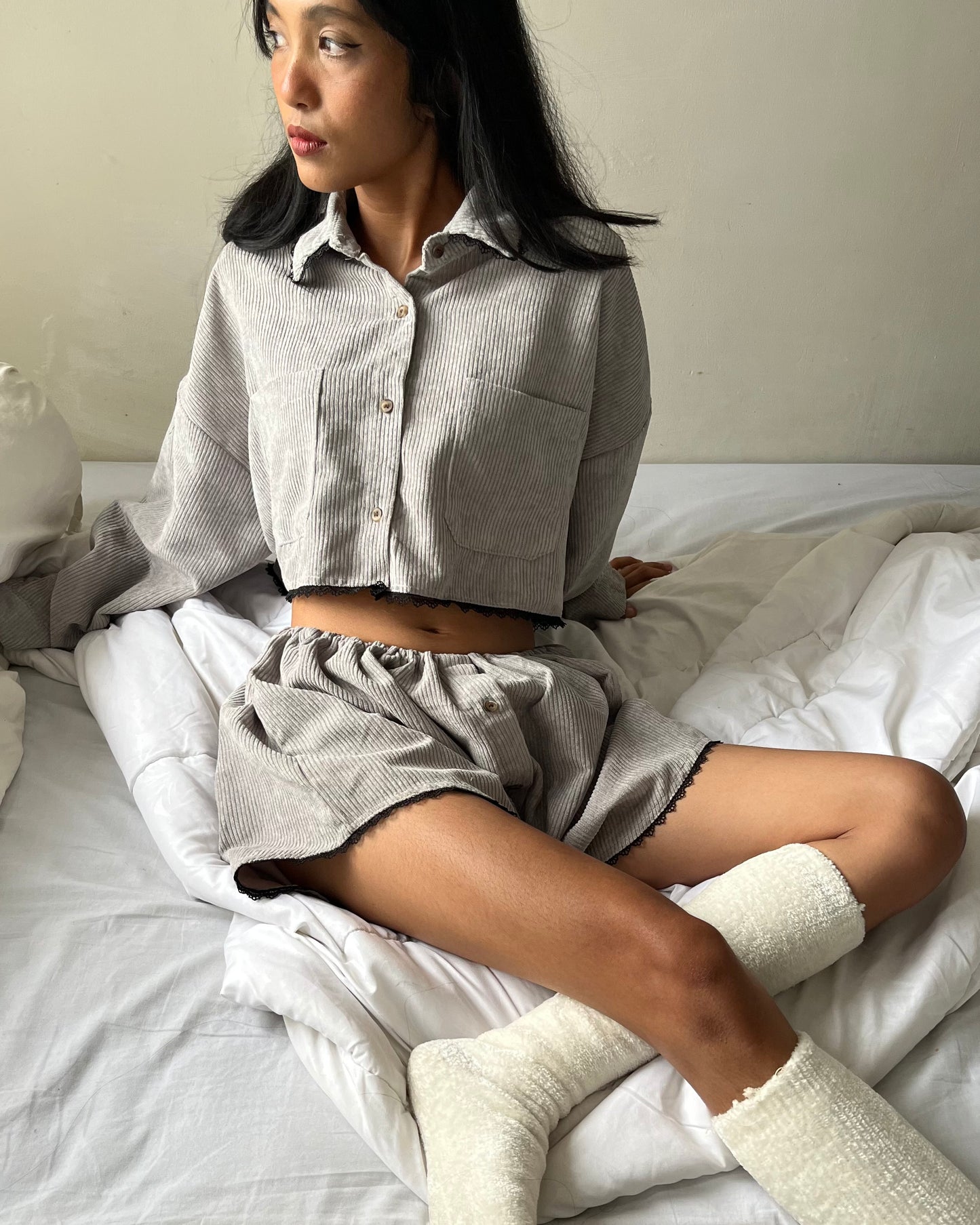 Lace-Trimmed Set 004