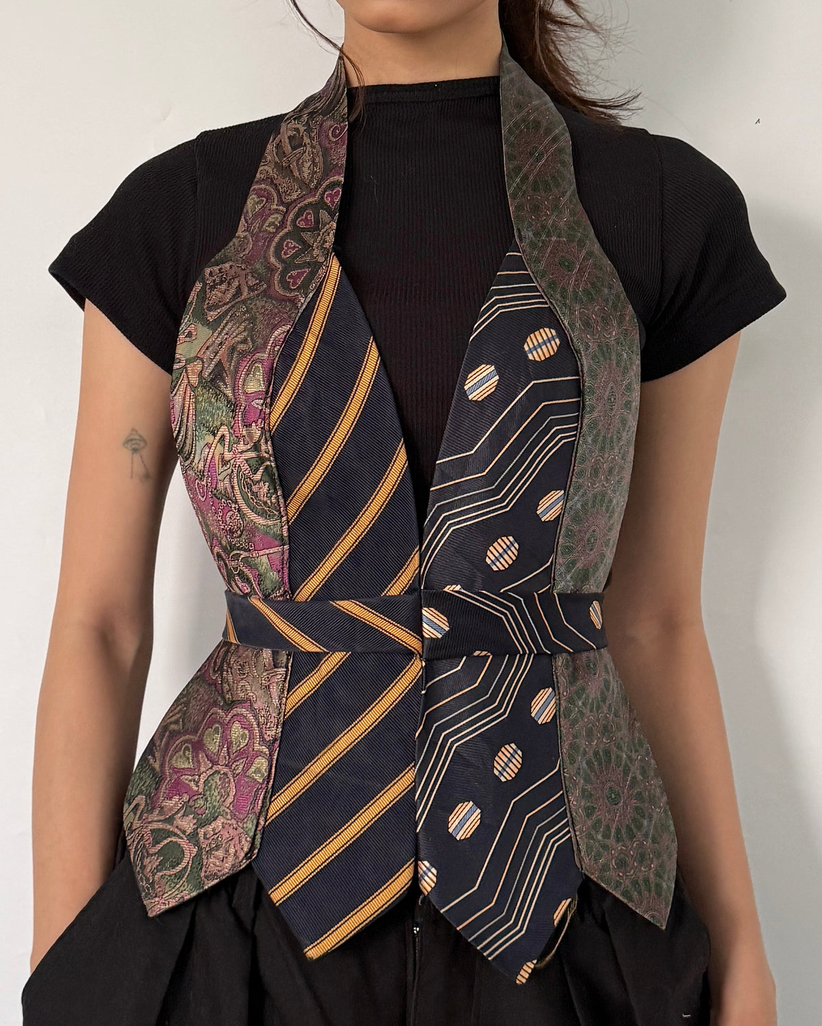 Tie Top 010