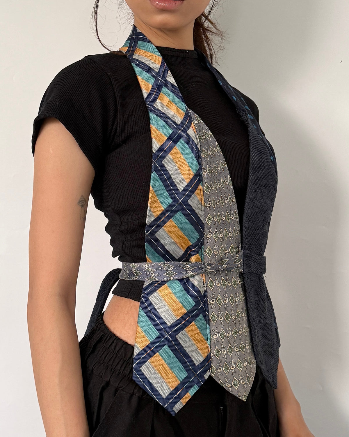 Tie Top 009