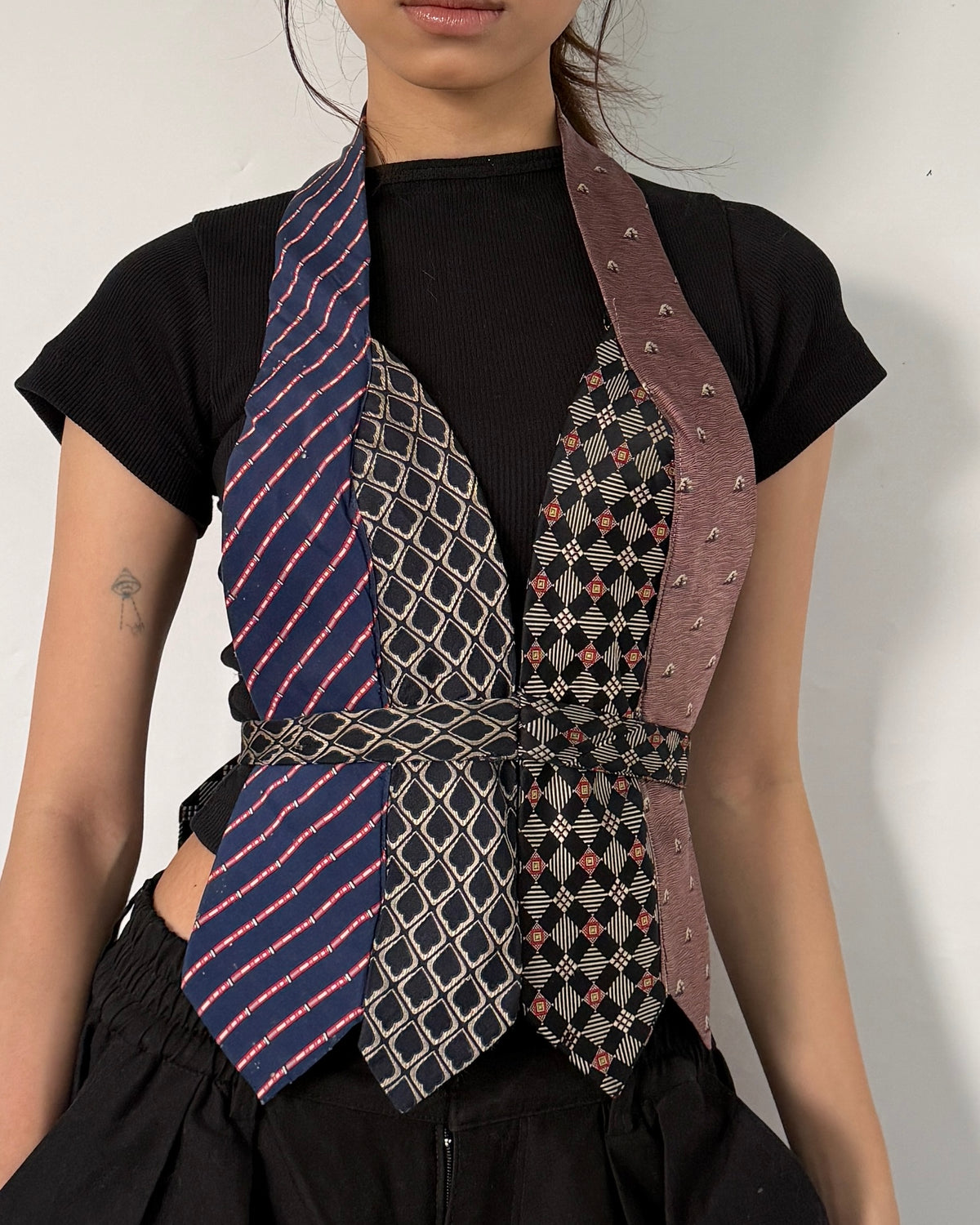 Tie Top 007